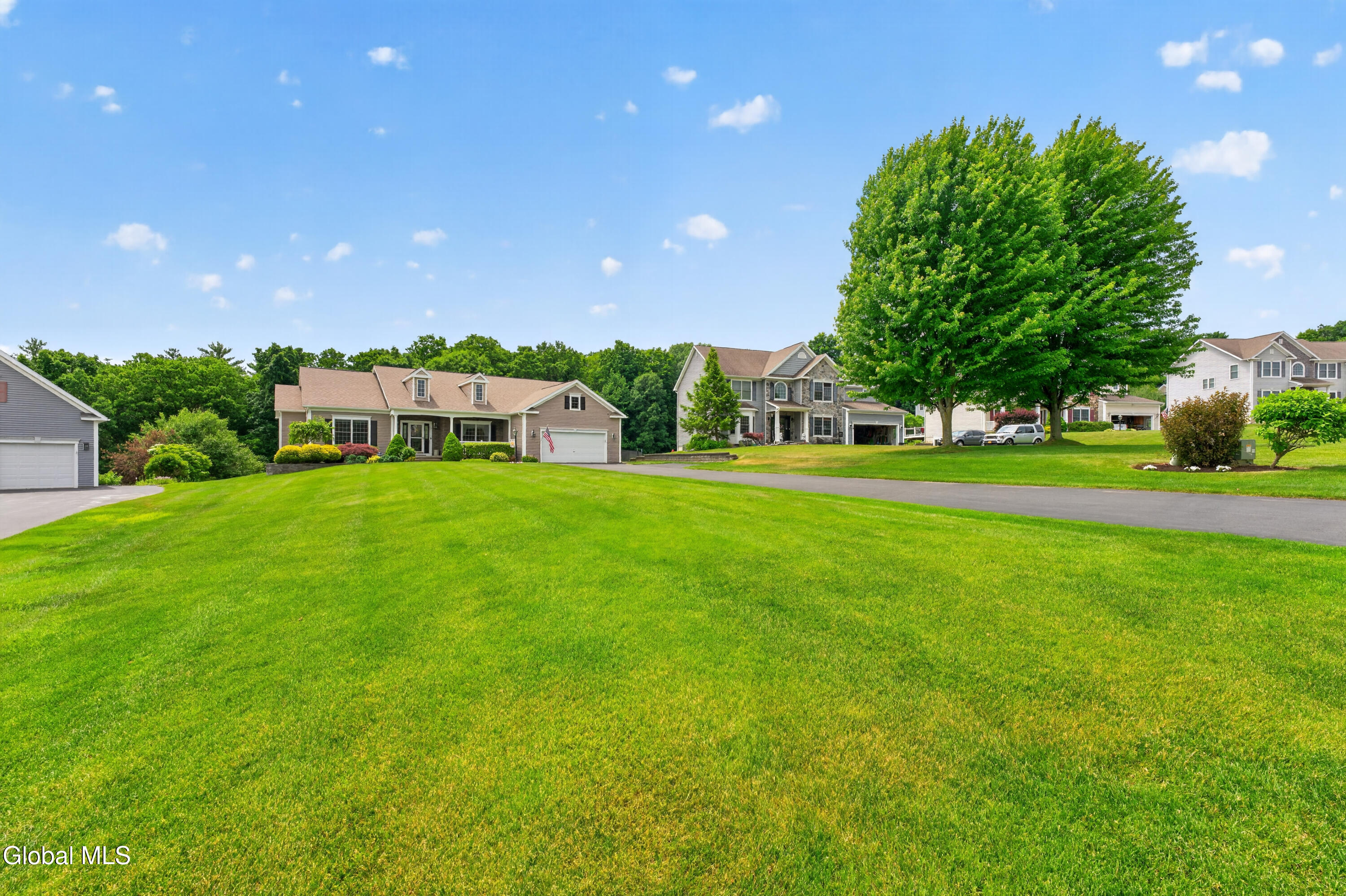 19 Addison Way Rexford NY 12148
