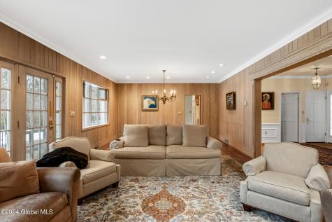 660 N Broadway Saratoga Springs NY 12866