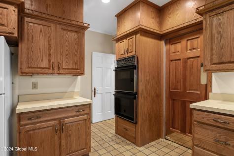 660 N Broadway Saratoga Springs NY 12866