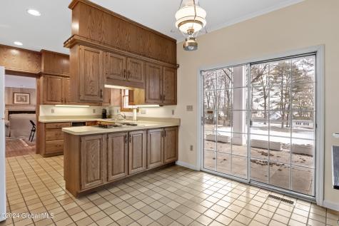 660 N Broadway Saratoga Springs NY 12866