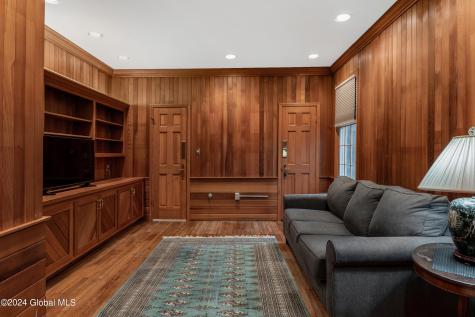 660 N Broadway Saratoga Springs NY 12866