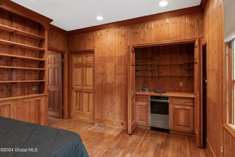 660 N Broadway Saratoga Springs NY 12866