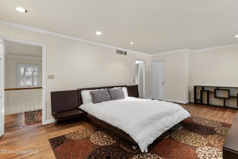 660 N Broadway Saratoga Springs NY 12866
