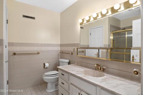 660 N Broadway Saratoga Springs NY 12866