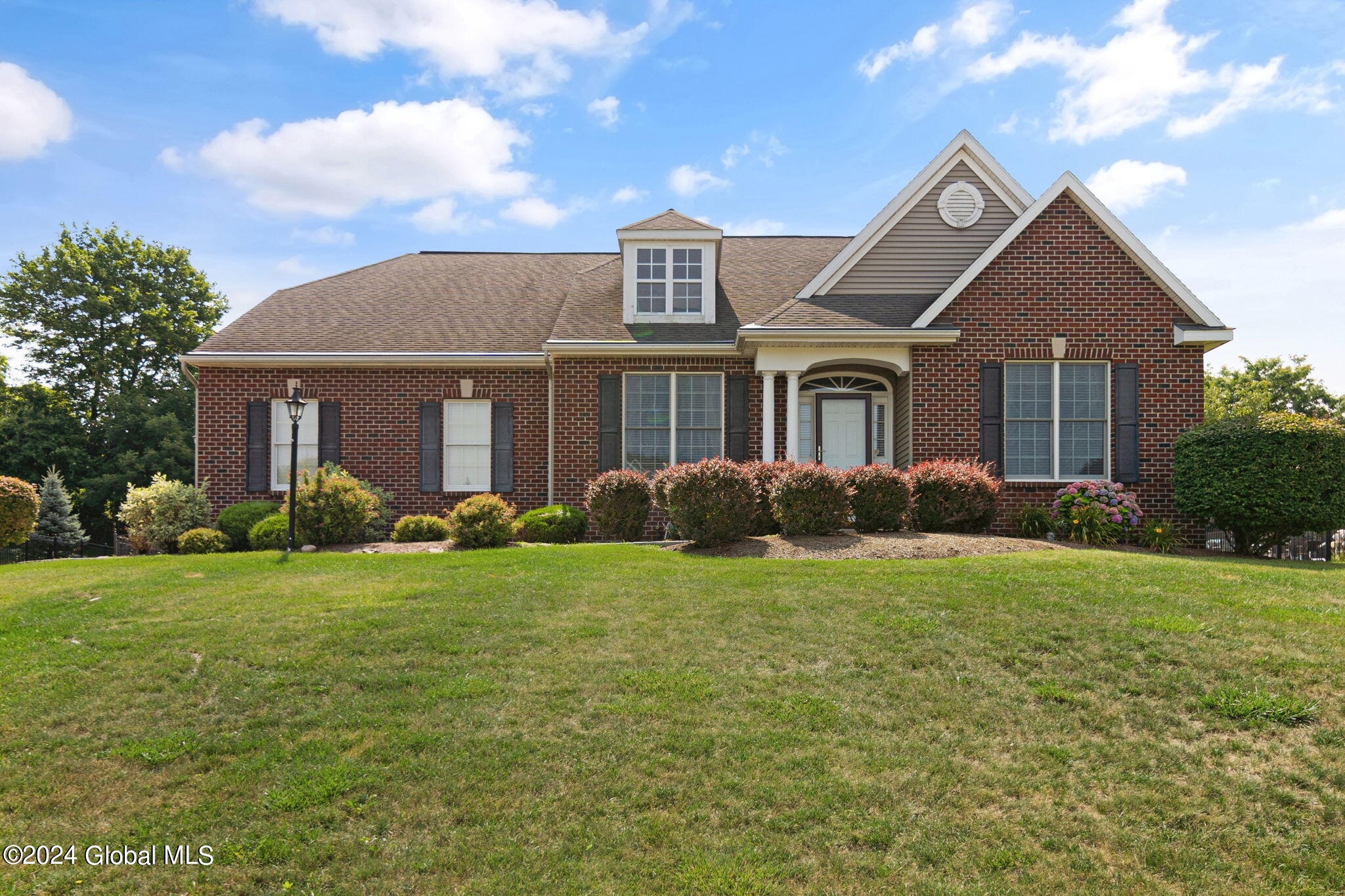 5 Wallbrook Court Cohoes NY 12047