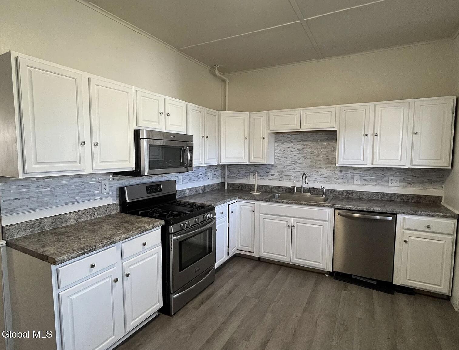 6 S Lake Avenue Troy NY 12180