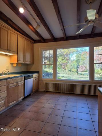 74 Mccormack Road Slingerlands NY 12159