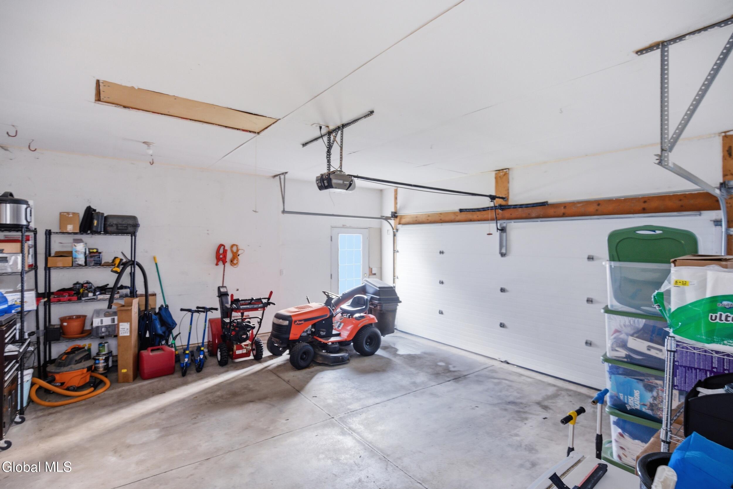 208 Springdale Way Schenectady NY 12306