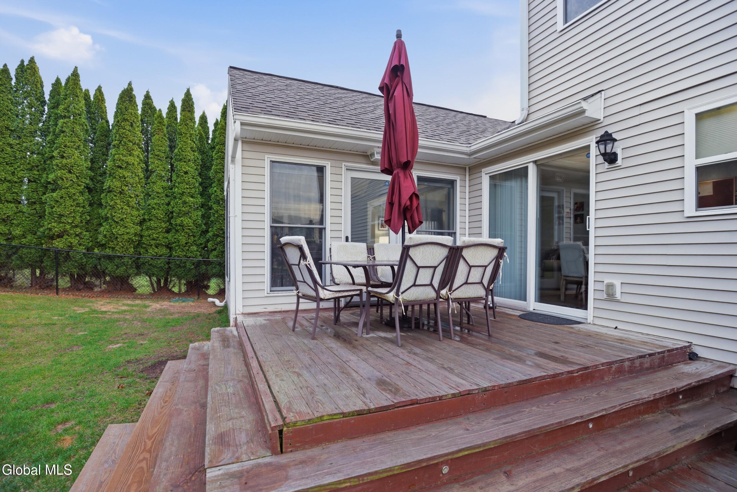 208 Springdale Way Schenectady NY 12306