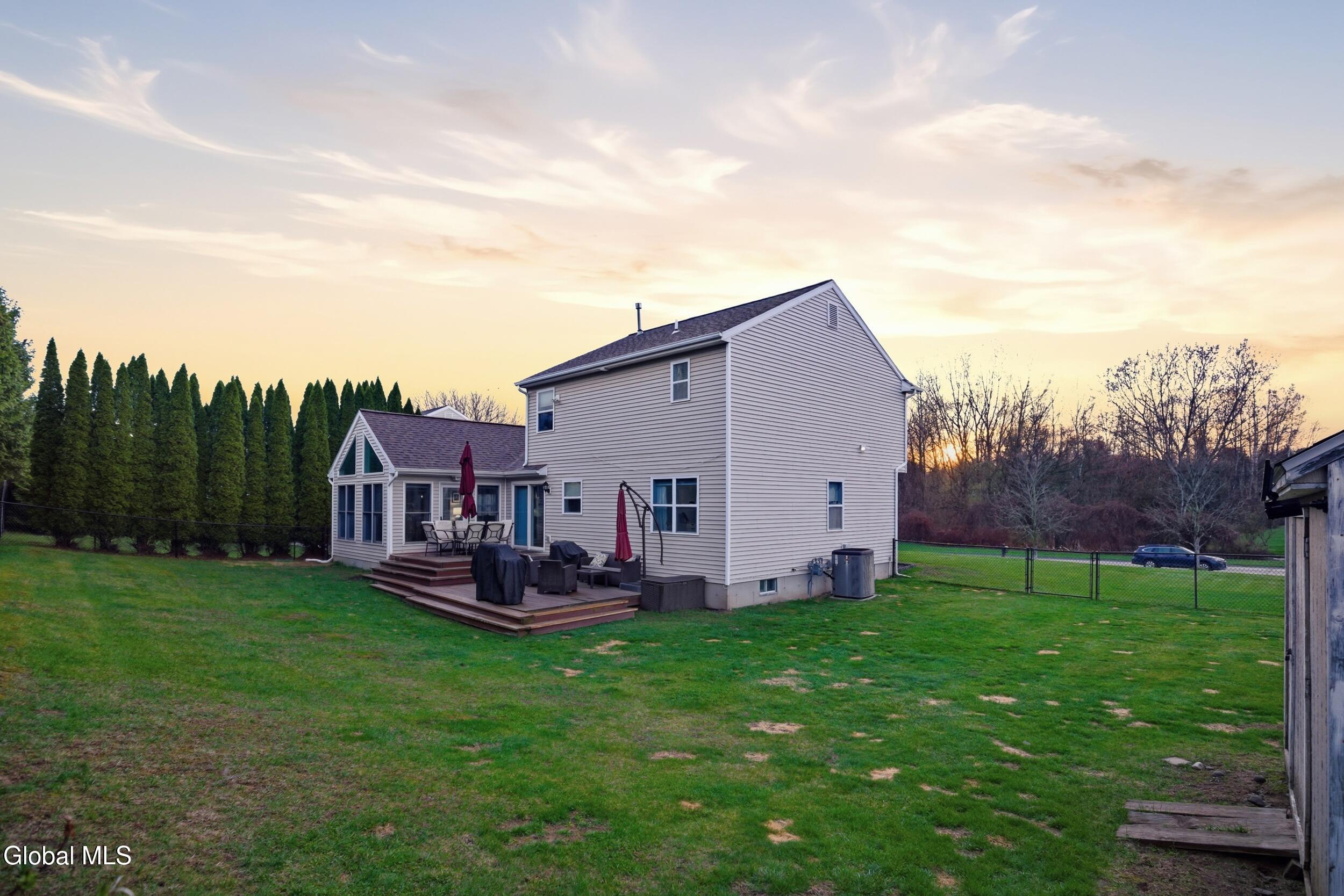 208 Springdale Way Schenectady NY 12306