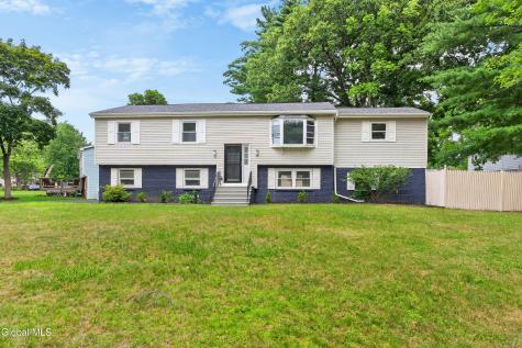 47 Parkwood Drive Clifton Park NY 12065