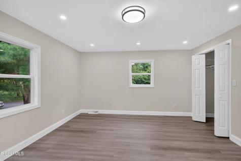 47 Parkwood Drive Clifton Park NY 12065