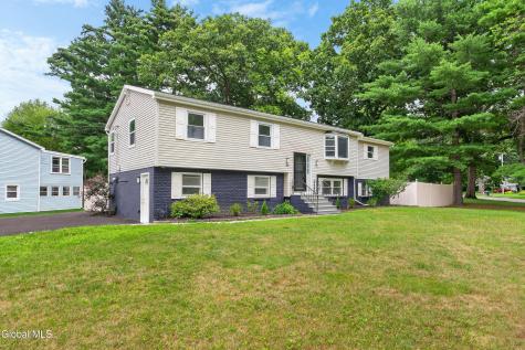 47 Parkwood Drive Clifton Park NY 12065