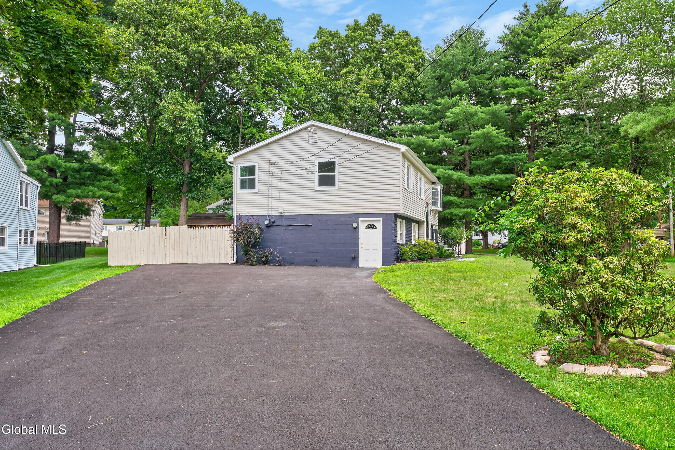 47 Parkwood Drive Clifton Park NY 12065