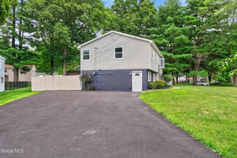 47 Parkwood Drive Clifton Park NY 12065