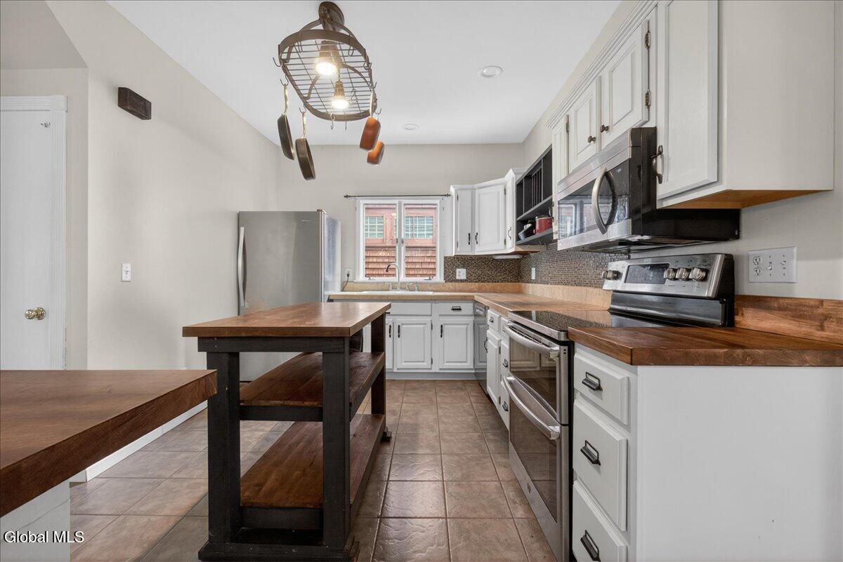 1110 Waverly Place Schenectady NY 12308