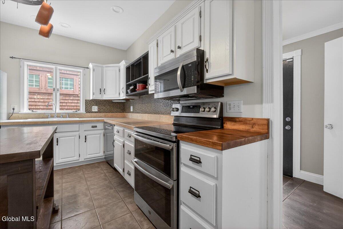1110 Waverly Place Schenectady NY 12308