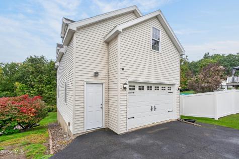 16 Francis Drive Wynantskill NY 12198