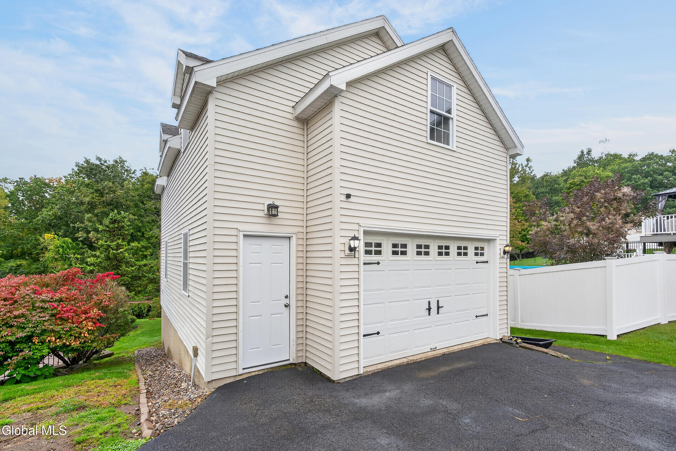 16 Francis Drive Wynantskill NY 12198