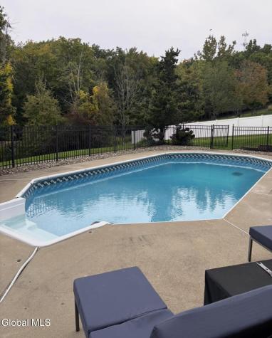 16 Francis Drive Wynantskill NY 12198