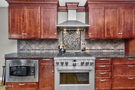 16 Francis Drive Wynantskill NY 12198