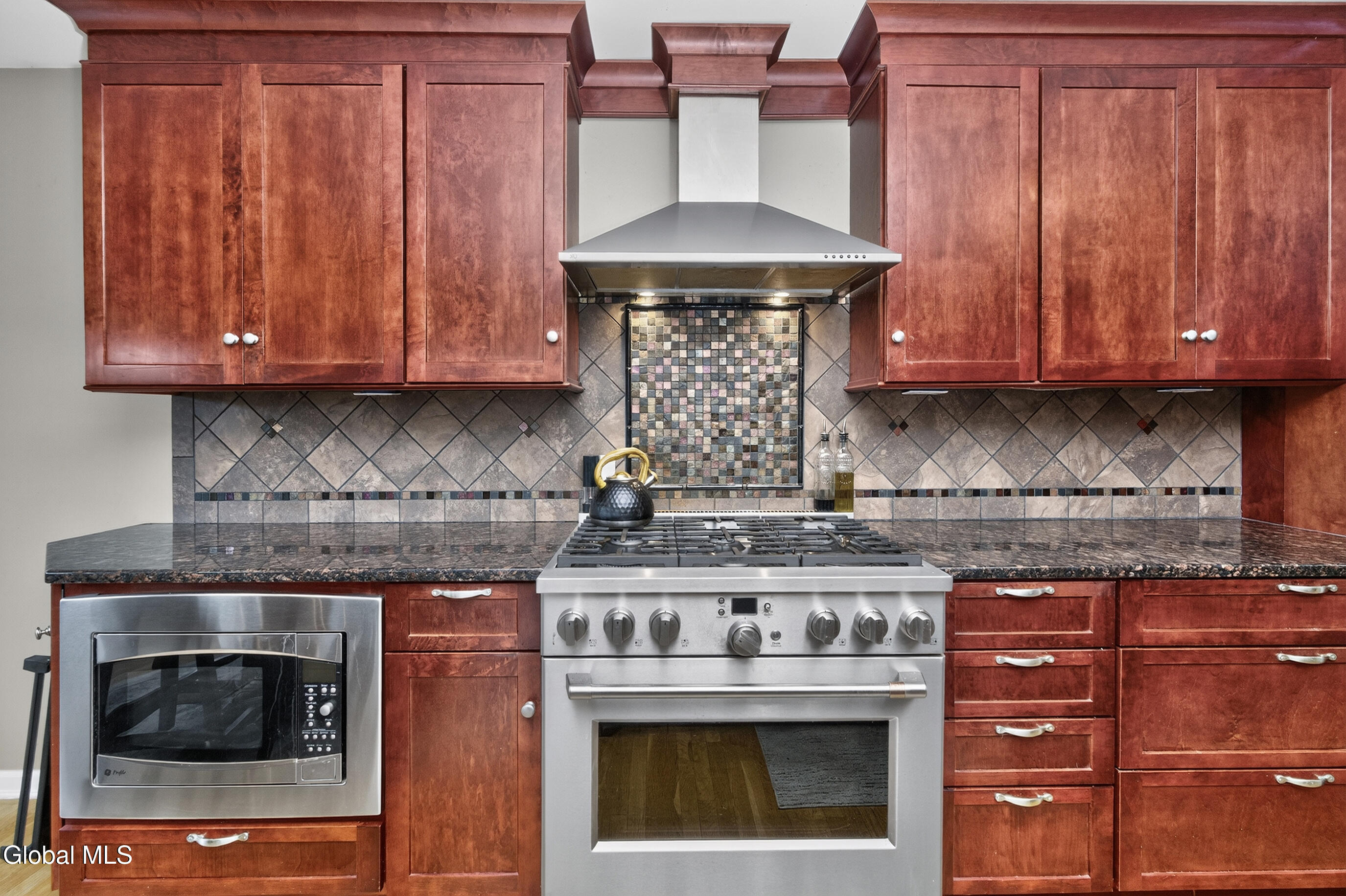 16 Francis Drive Wynantskill NY 12198