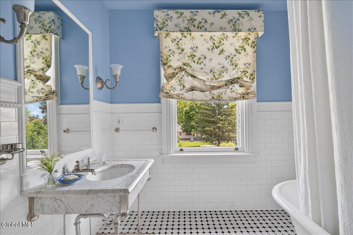 720 N Broadway Saratoga Springs NY 12866