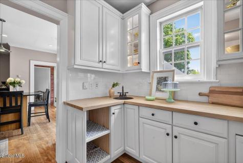 720 N Broadway Saratoga Springs NY 12866
