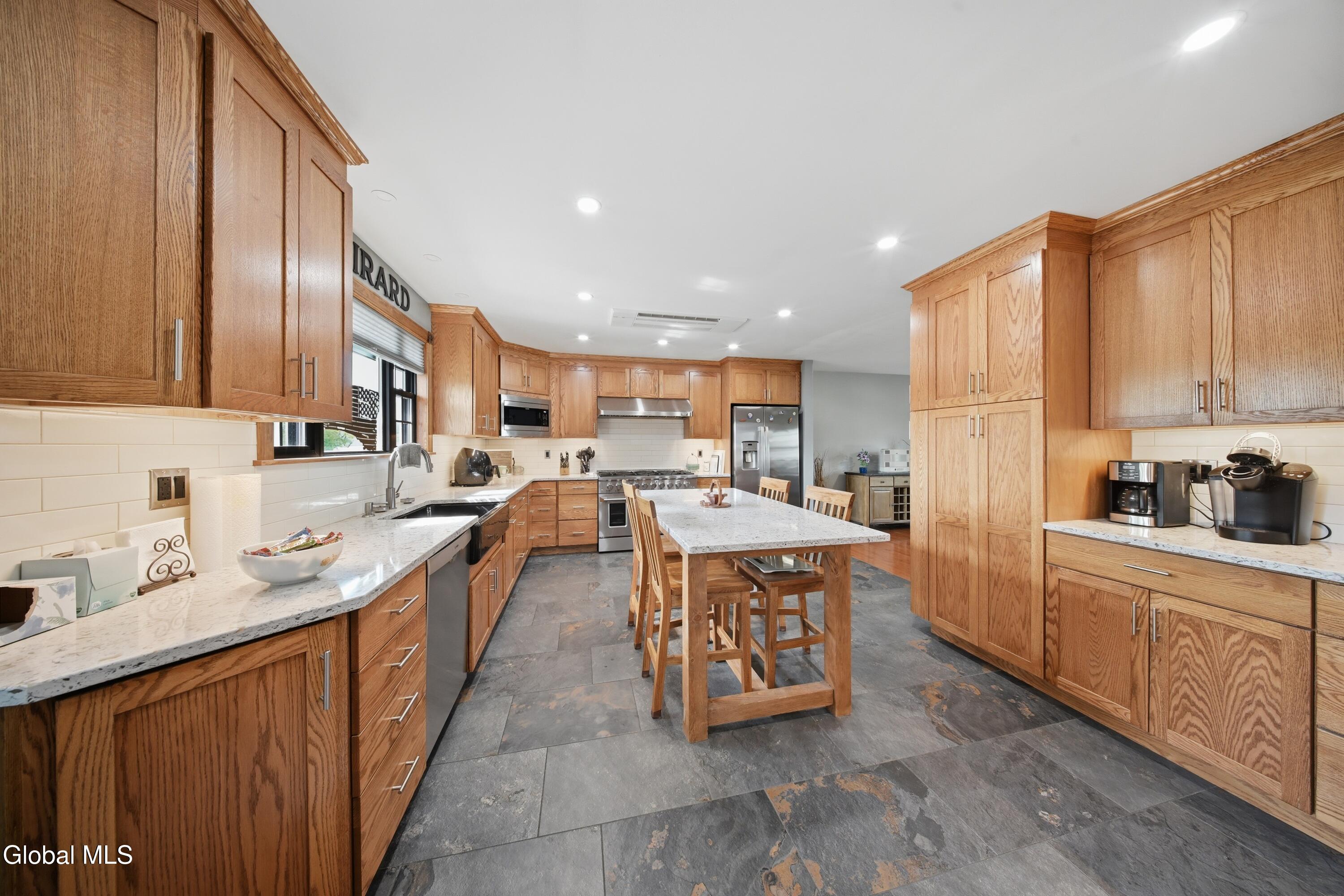 32 Willoughby Drive Albany NY 12205