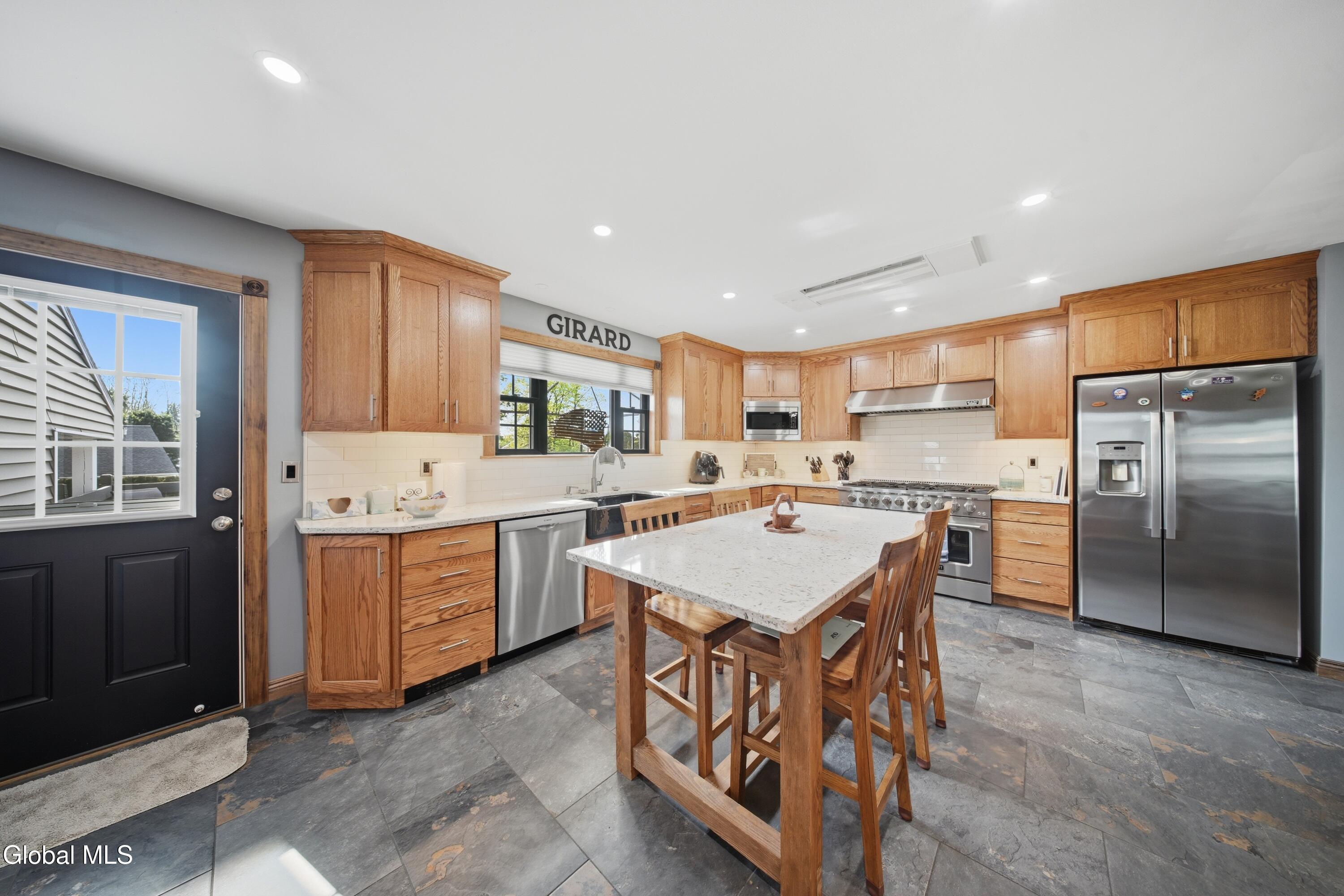 32 Willoughby Drive Albany NY 12205