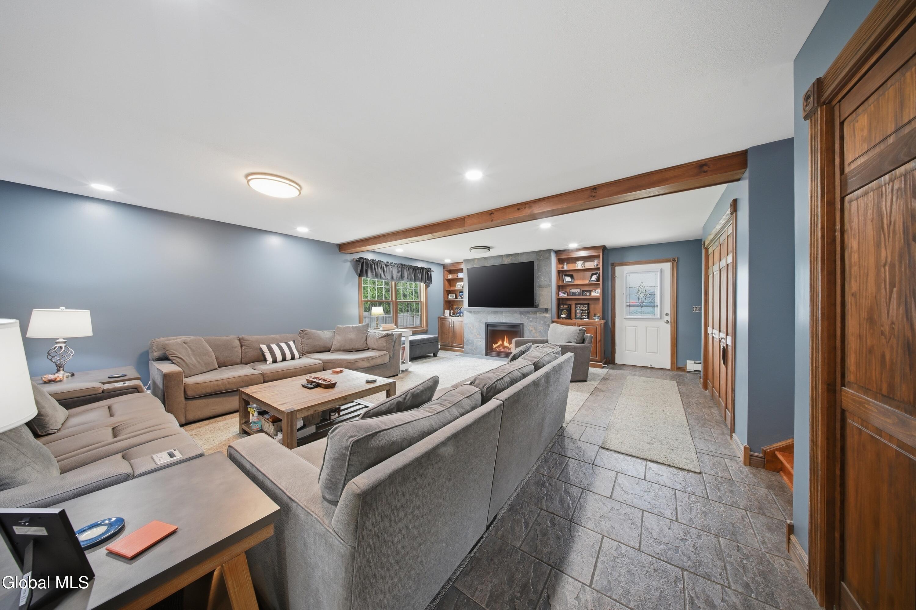 32 Willoughby Drive Albany NY 12205