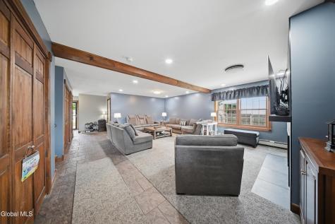 32 Willoughby Drive Albany NY 12205