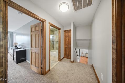 32 Willoughby Drive Albany NY 12205