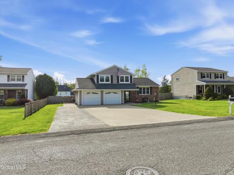 32 Willoughby Drive Albany NY 12205