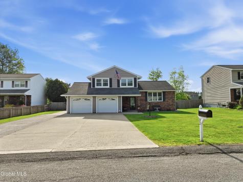 32 Willoughby Drive Albany NY 12205