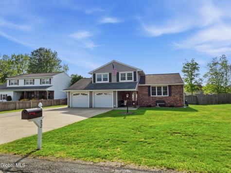 32 Willoughby Drive Albany NY 12205