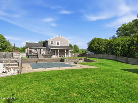 32 Willoughby Drive Albany NY 12205