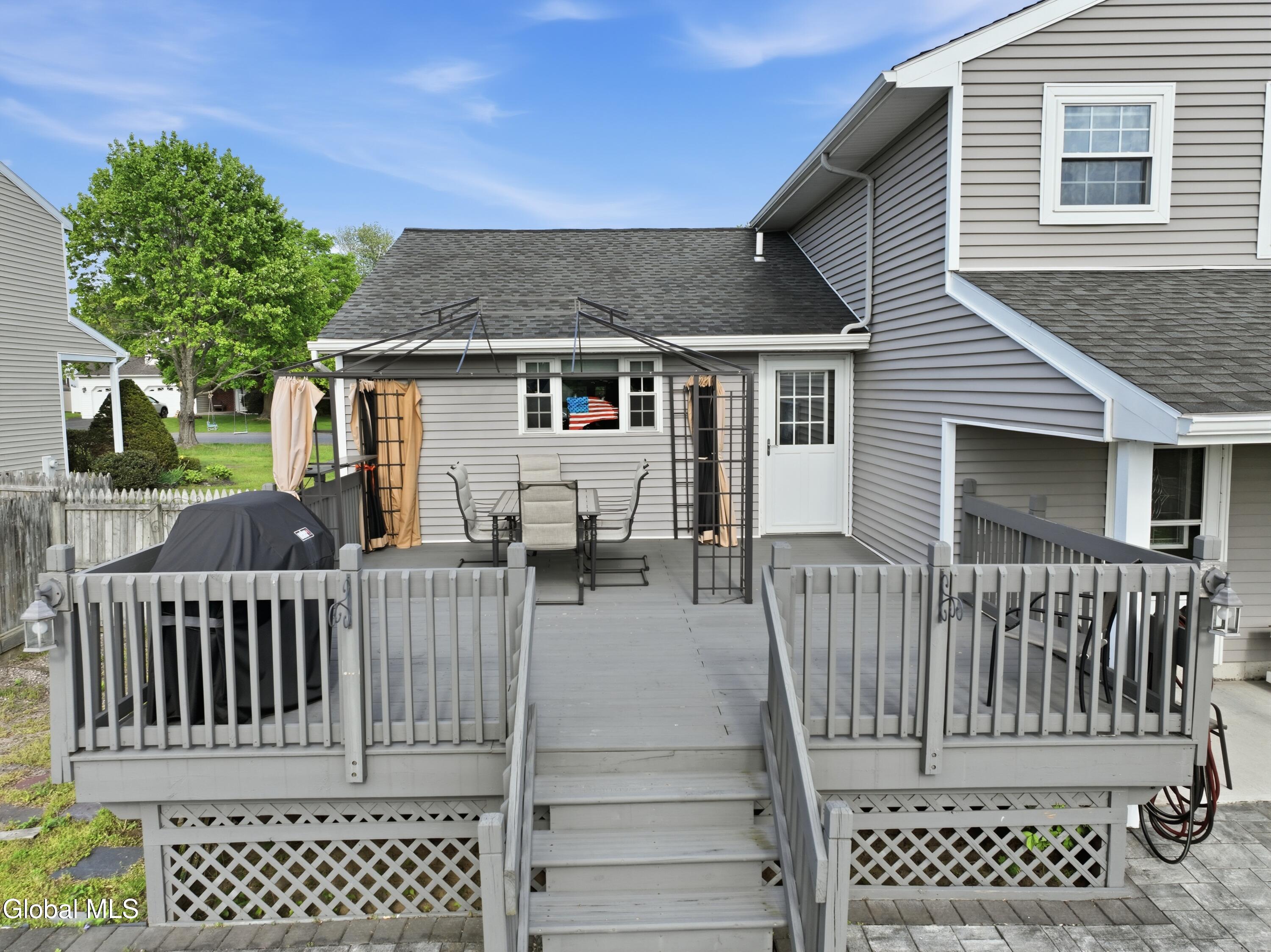 32 Willoughby Drive Albany NY 12205