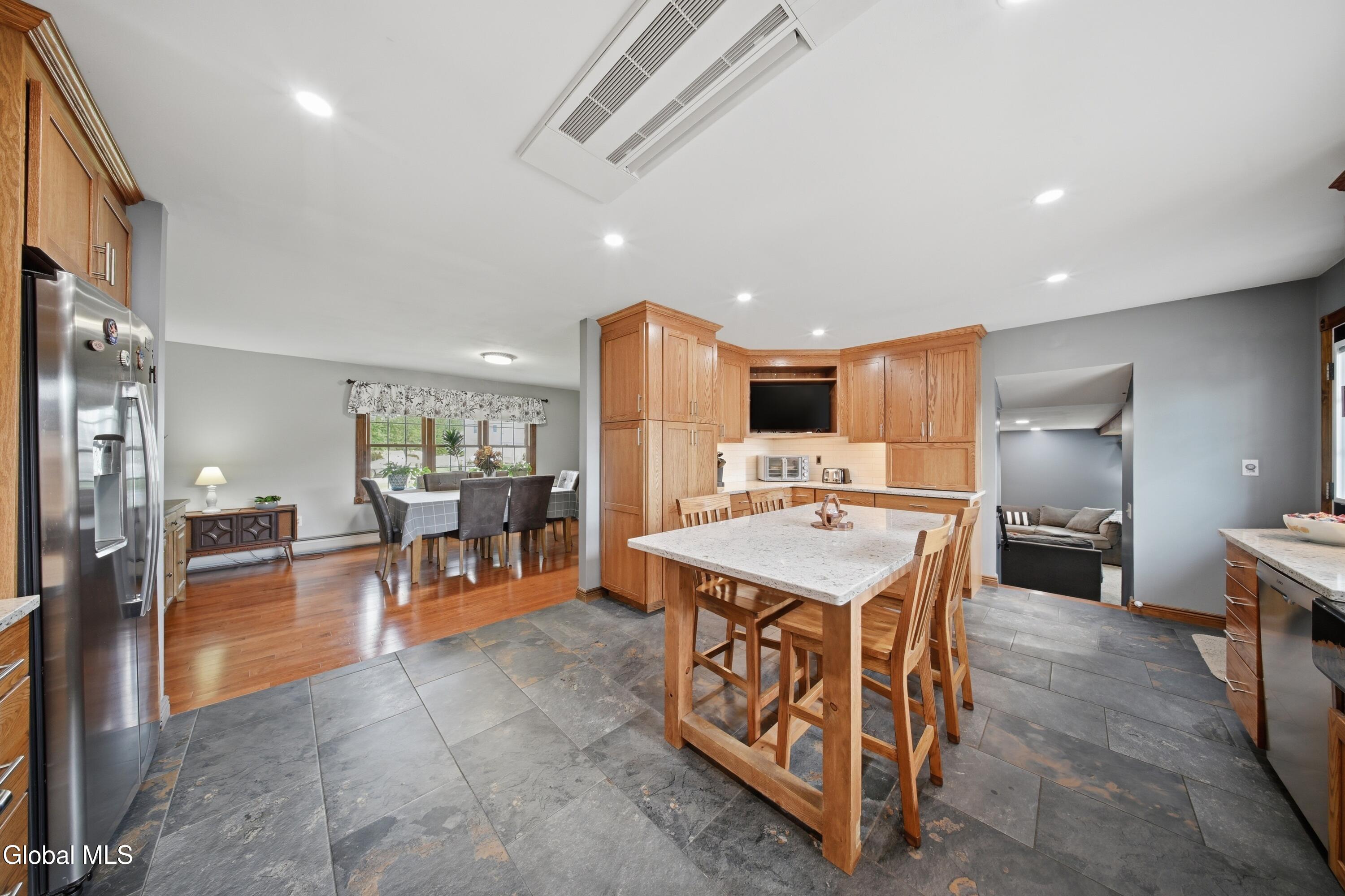 32 Willoughby Drive Albany NY 12205