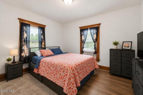 28 W 8th Avenue Gloversville NY 12078
