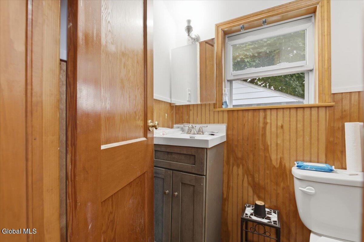 28 W 8th Avenue Gloversville NY 12078