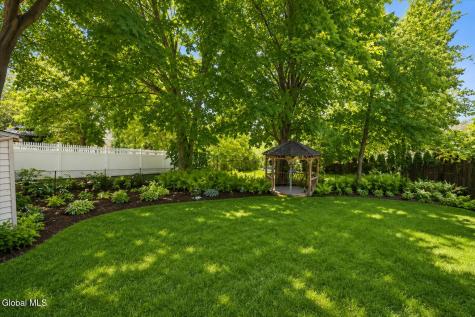 28 W 8th Avenue Gloversville NY 12078