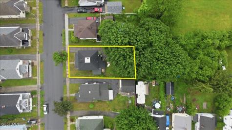 28 W 8th Avenue Gloversville NY 12078