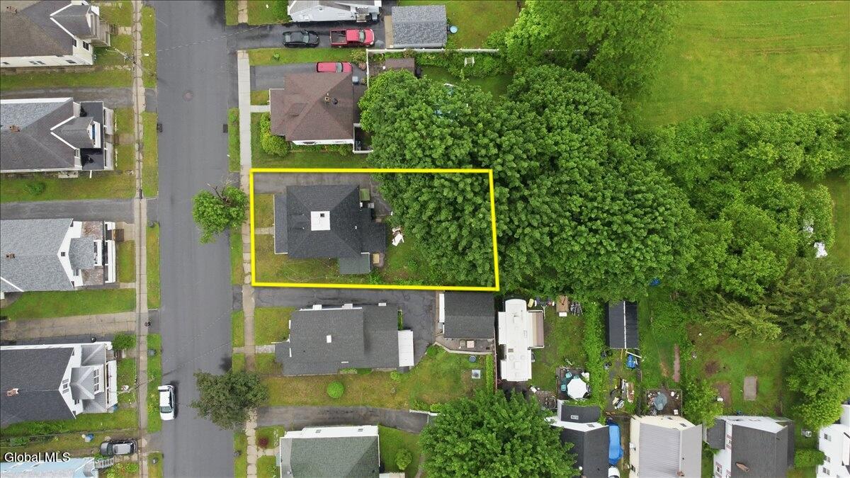 28 W 8th Avenue Gloversville NY 12078