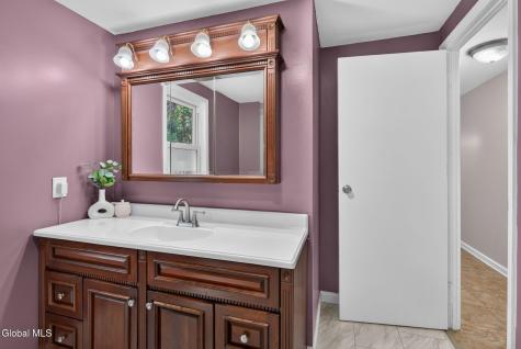 32 Tabor Road Mechanicville NY 12118