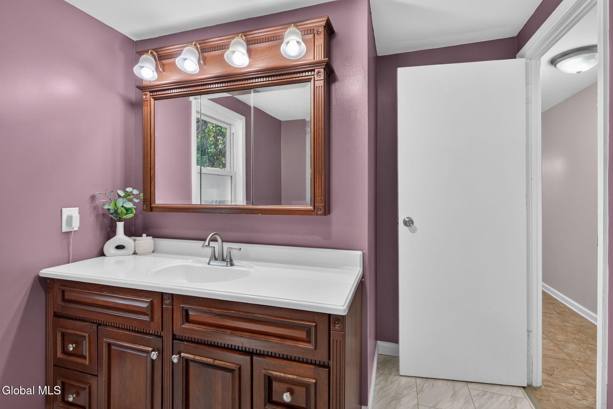 32 Tabor Road Mechanicville NY 12118