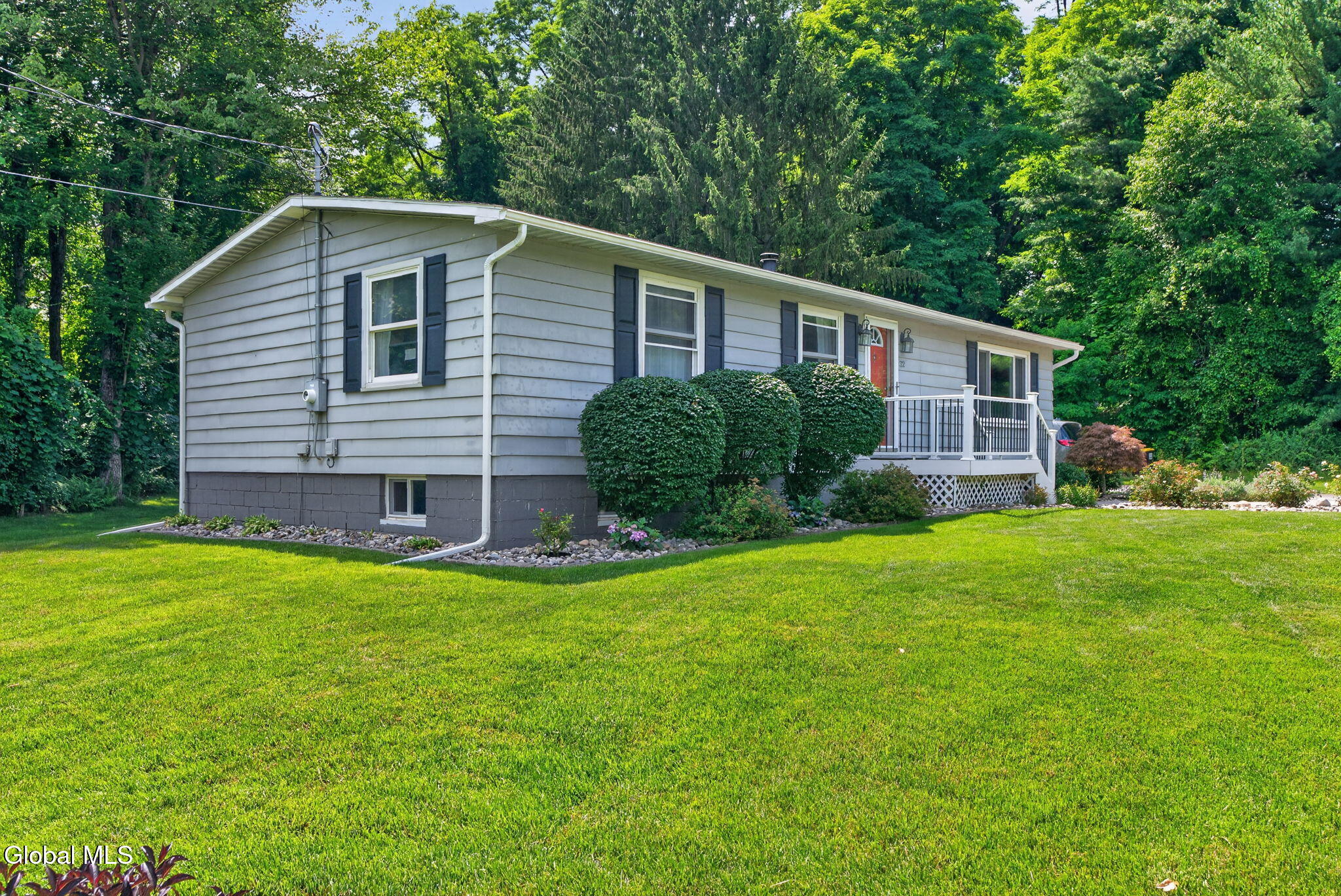 32 Tabor Road Mechanicville NY 12118