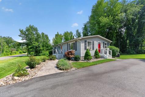 32 Tabor Road Mechanicville NY 12118