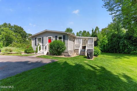 32 Tabor Road Mechanicville NY 12118