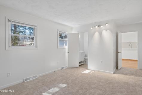 21 Foxhall Drive Saratoga Springs NY 12866